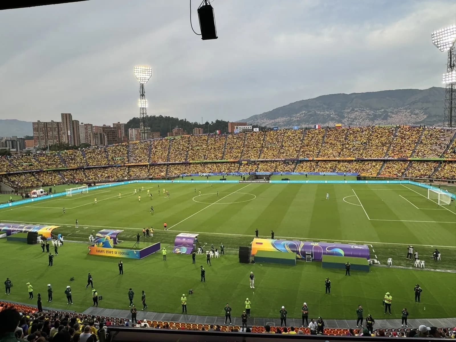 A full stadium in Medellín as the teams line up before kick-off