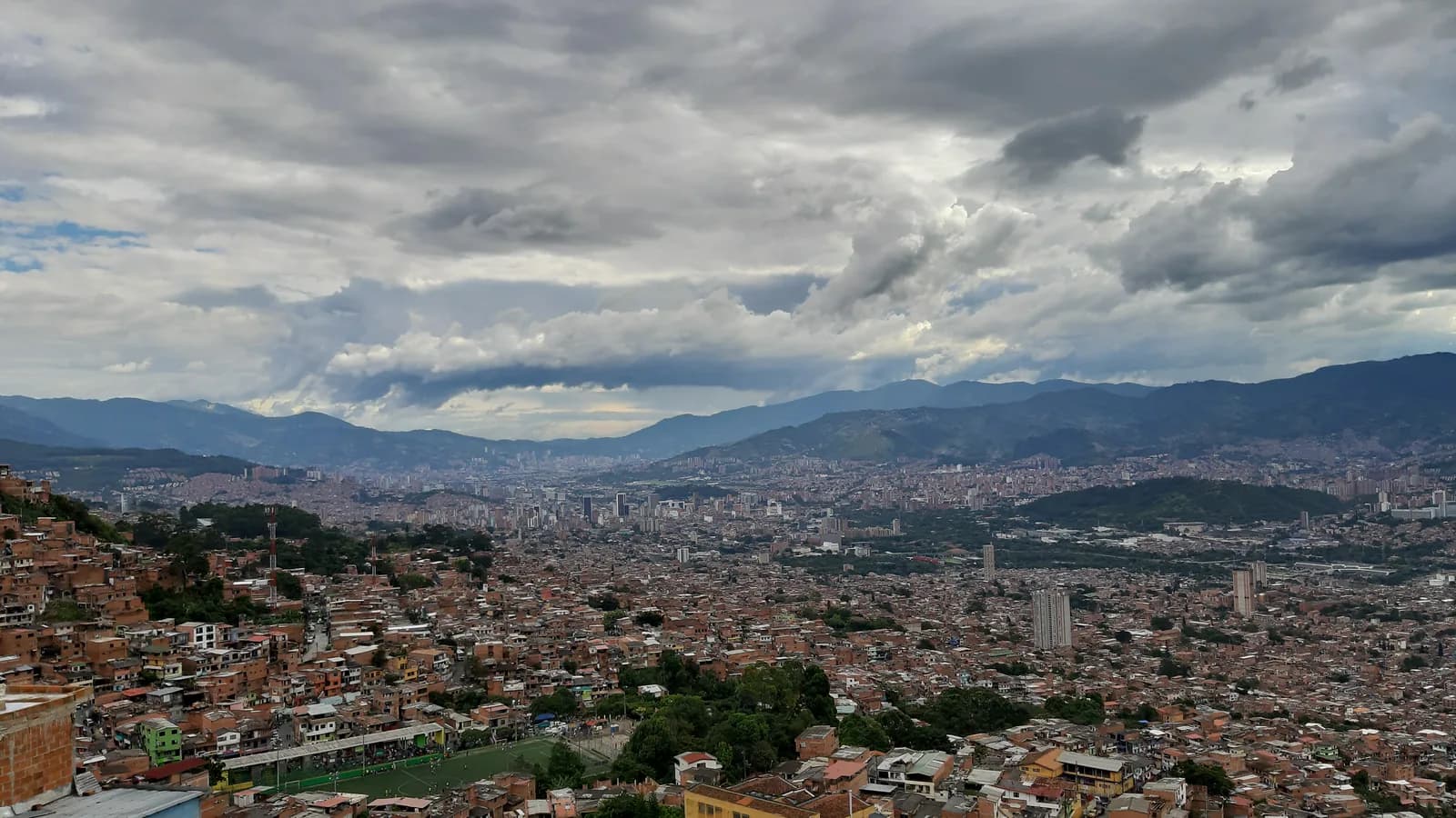 A panoramic view over Medellín from the Metrocable