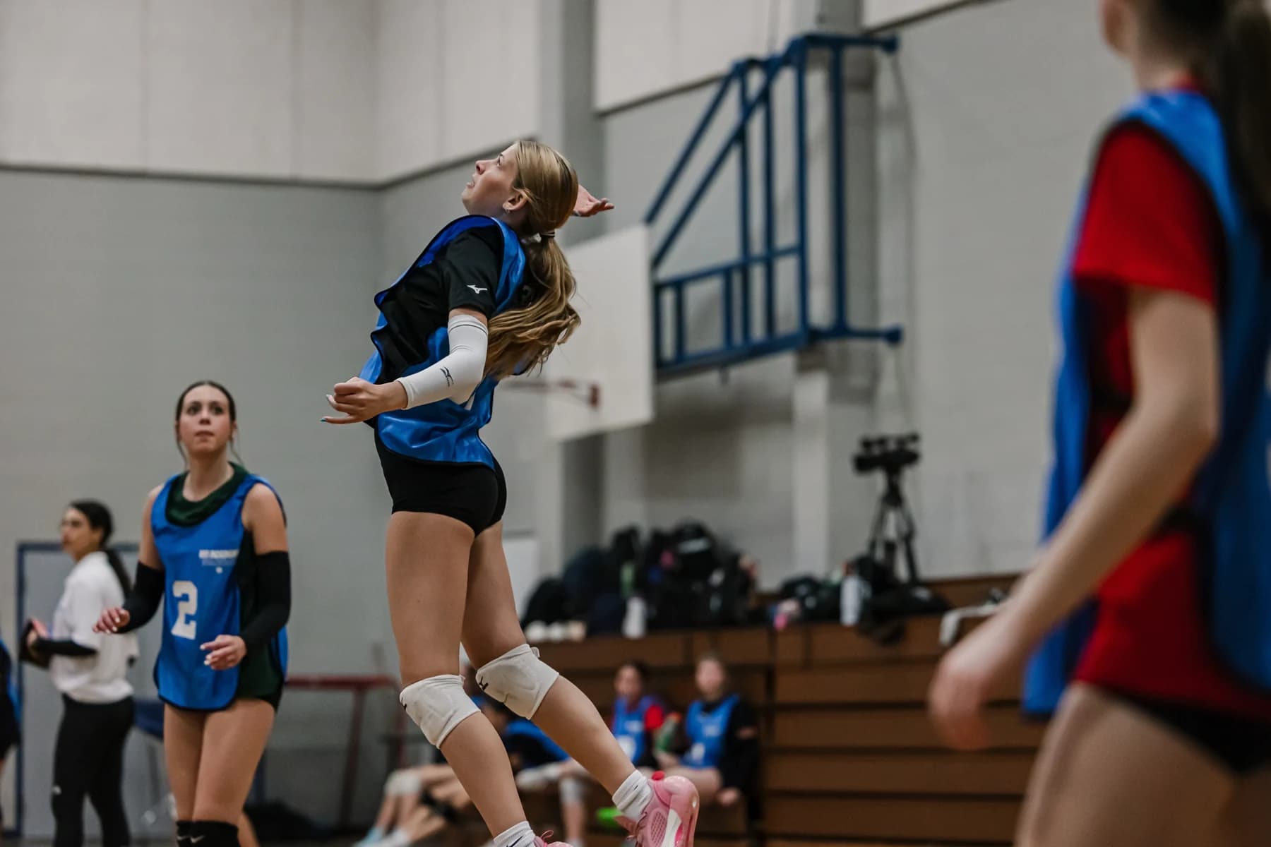 A Northern Showcase athlete attacking at the net